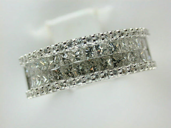 18K White Gold Diamond Ring