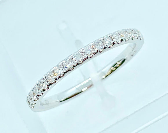 18K White Gold Diamond Ring