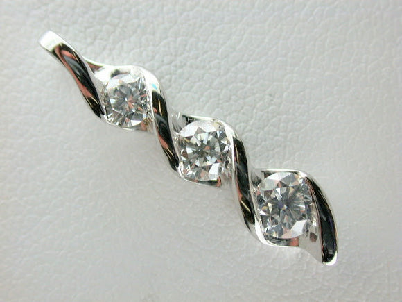 18K White Gold Diamond Pendant