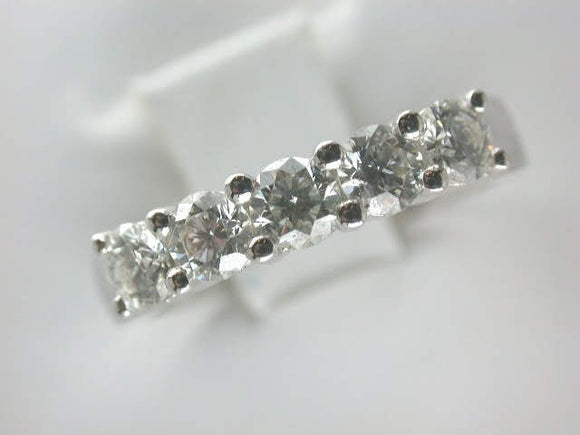 18K White Gold Diamond Ring