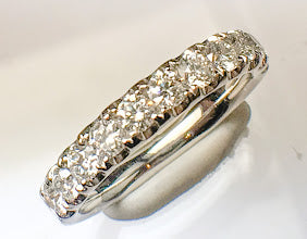 18K White Gold Diamond Ring