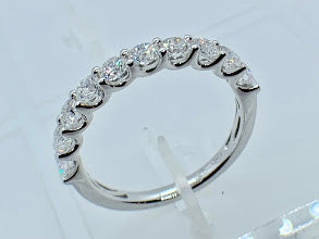 18K White Gold Diamond Ring