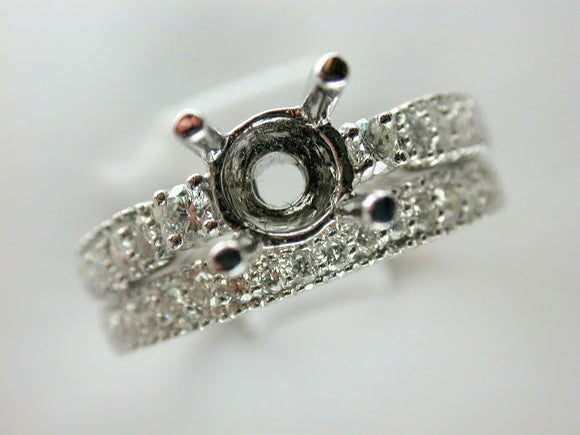 18K White Gold Diamond Mounting with Matching Band Set