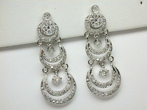 18K White Gold Diamond Earring