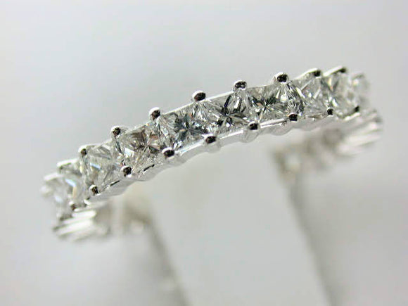 18K White Gold Diamond Eternity Ring