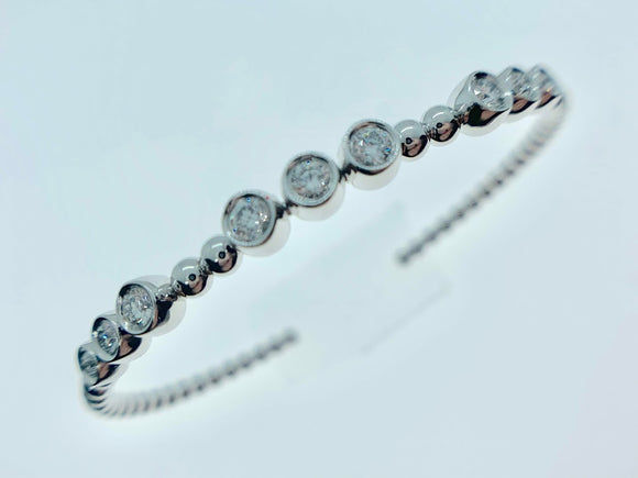 18K White Gold Diamond Bangle