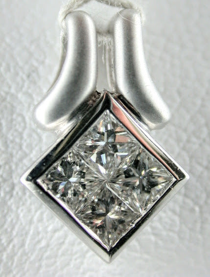 18K White Gold Diamond Pendant